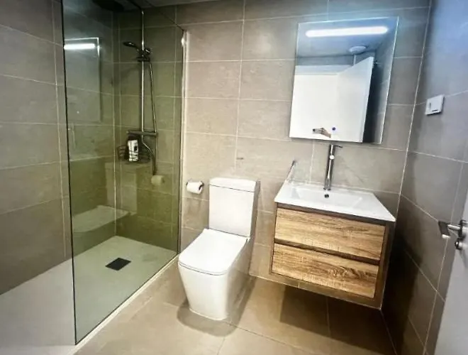 Appartement à 2 Chambres à Coucher